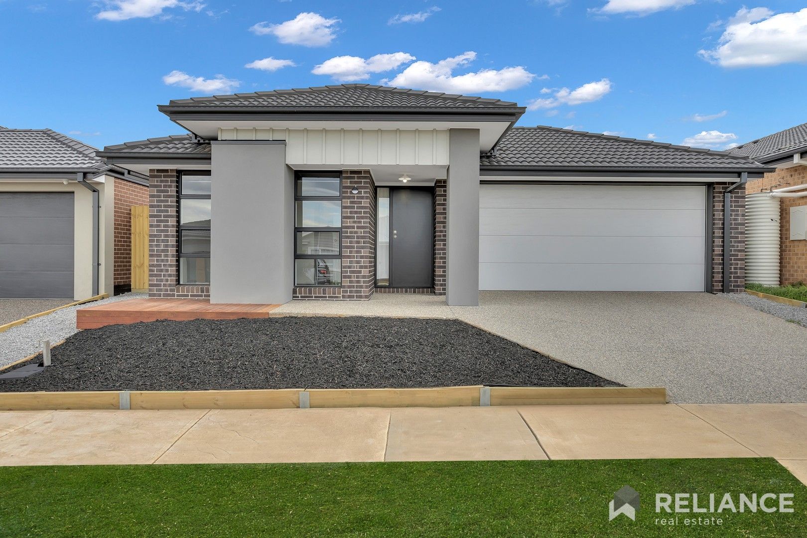4 bedrooms House in 24 Goshawk Road SUNBURY VIC, 3429