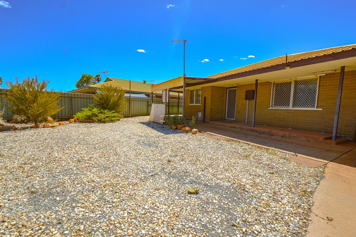 4 bedrooms House in 32 Demarchi Road SOUTH HEDLAND WA, 6722