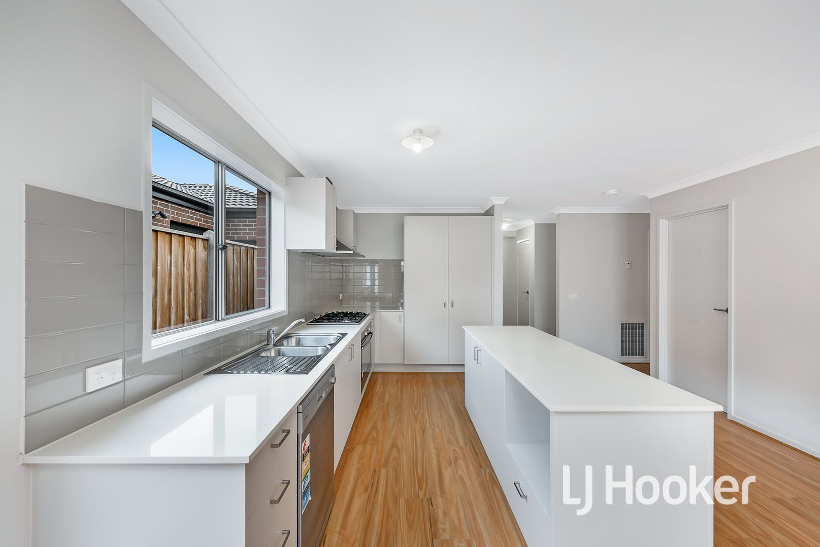 27 Limonium Crescent, Lyndhurst VIC 3975, Image 2