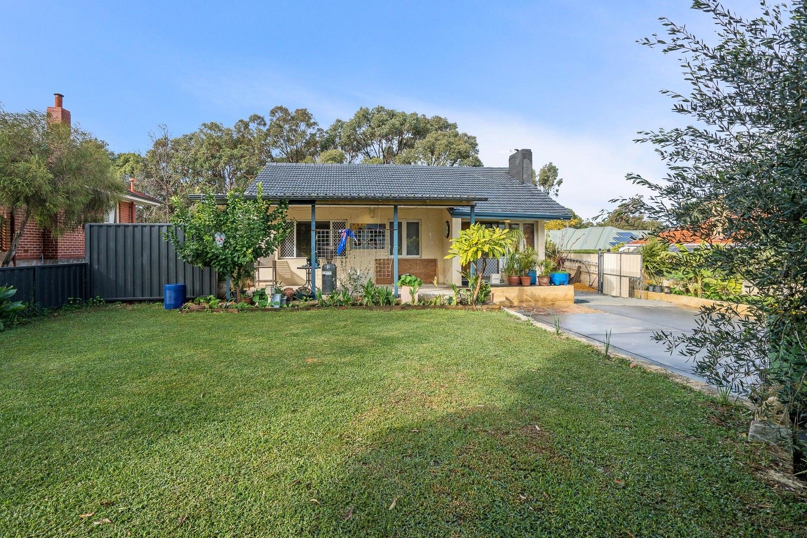 3 bedrooms House in 76 Bromley Road HILTON WA, 6163