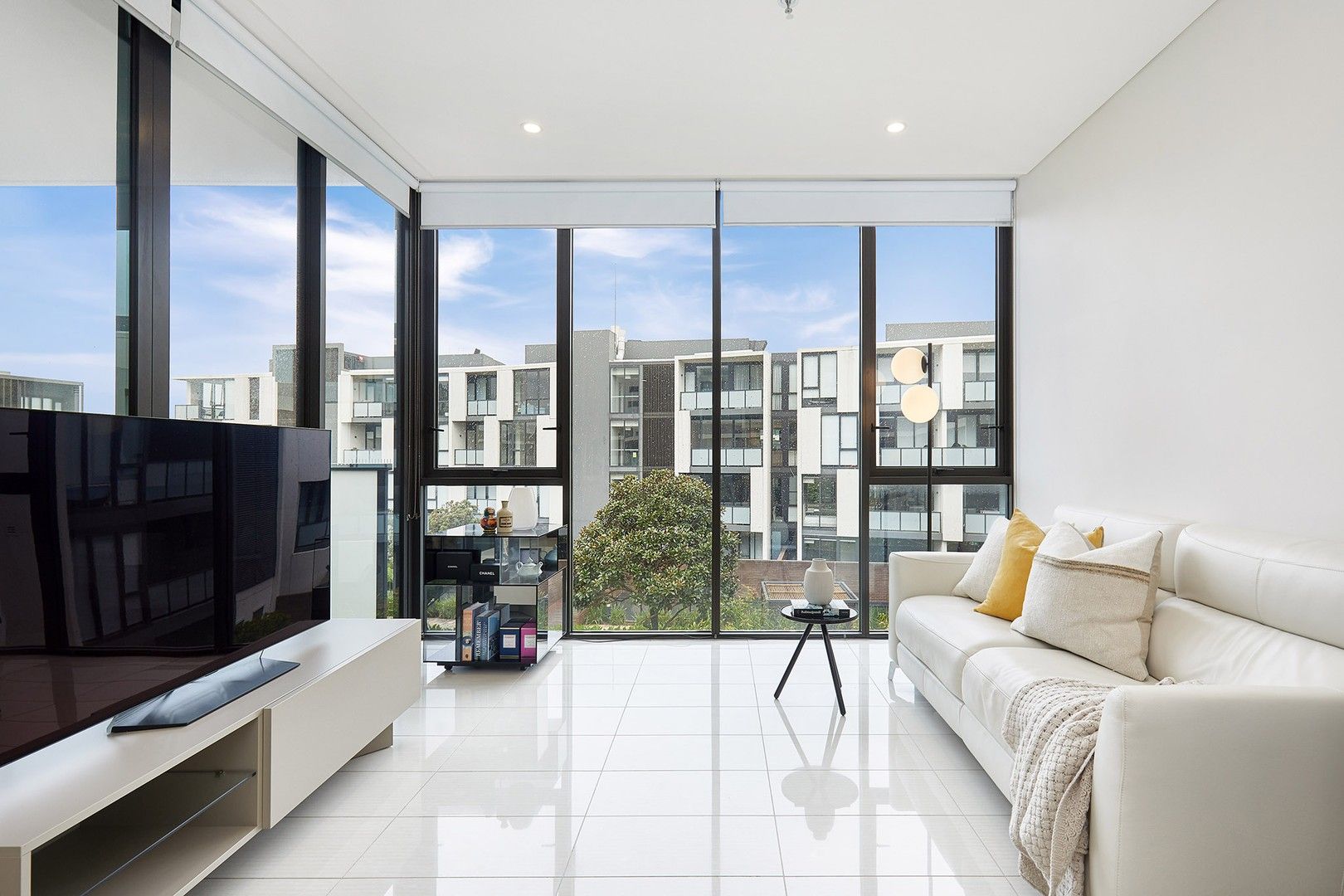 1 bedrooms Apartment / Unit / Flat in 844/2C Defries Avenue ZETLAND NSW, 2017