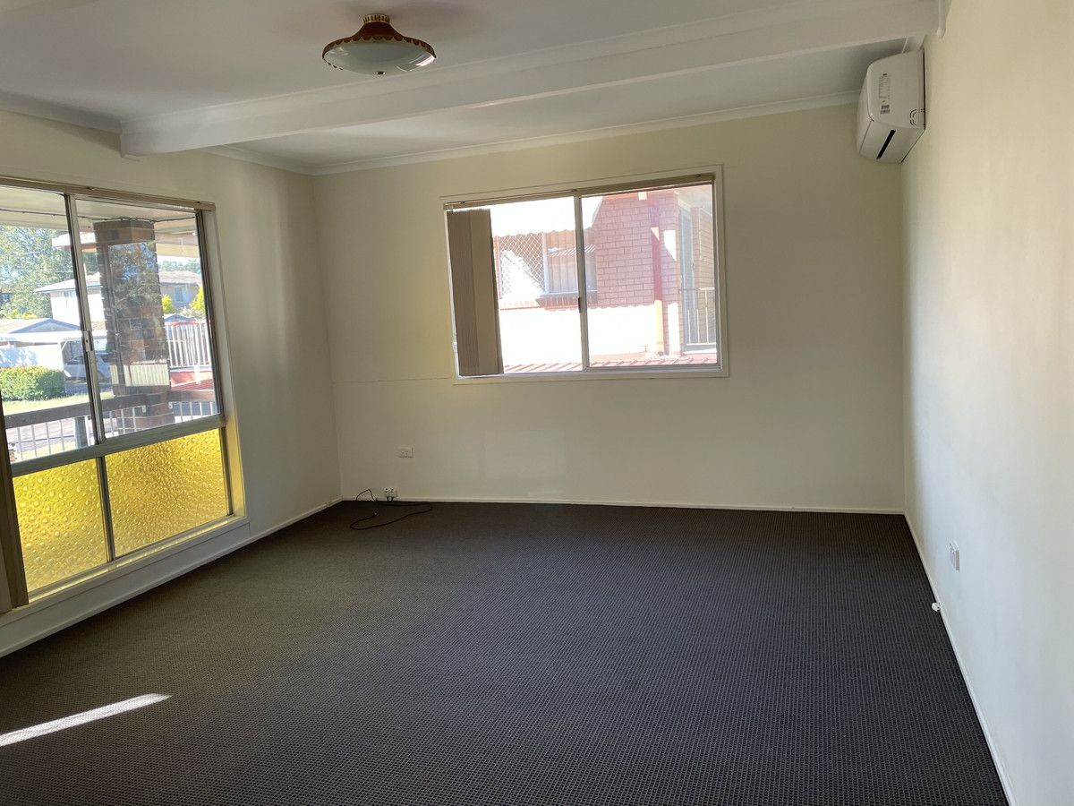 5 Olive Street, Flinders View QLD 4305, Image 2