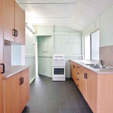 2 bedrooms Apartment / Unit / Flat in 1/135 Fitzroy Street ALLENSTOWN QLD, 4700