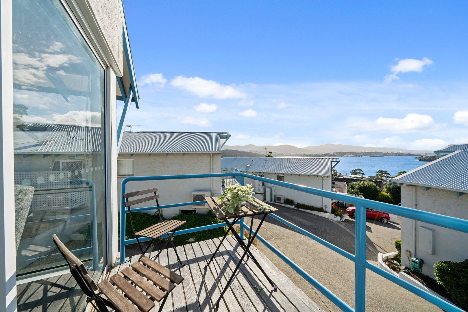 3 bedrooms Townhouse in 3/3 Cyrus Court ROSE BAY TAS, 7015