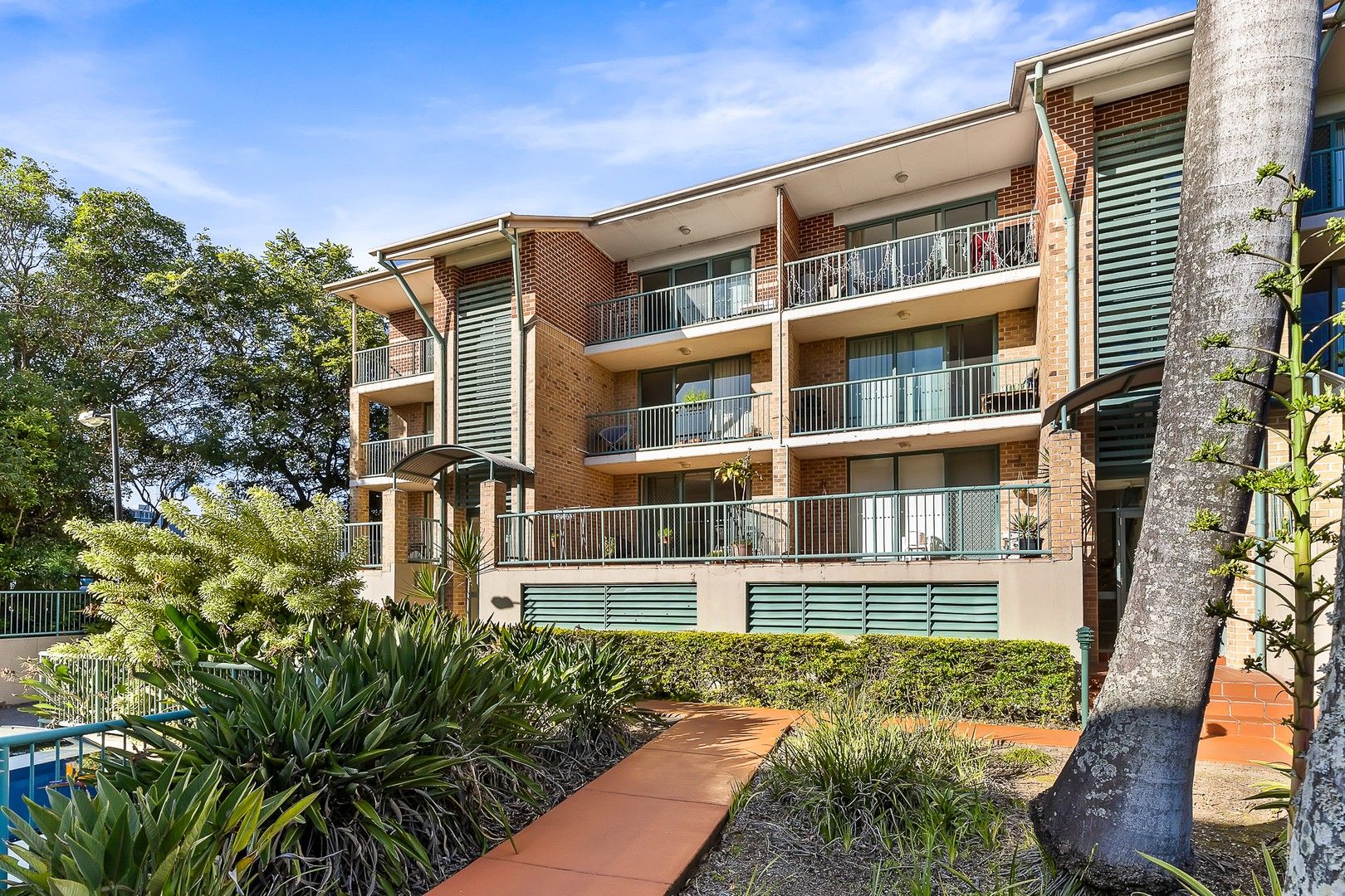 2 bedrooms Apartment / Unit / Flat in 22/45 Pohlman Street SOUTHPORT QLD, 4215