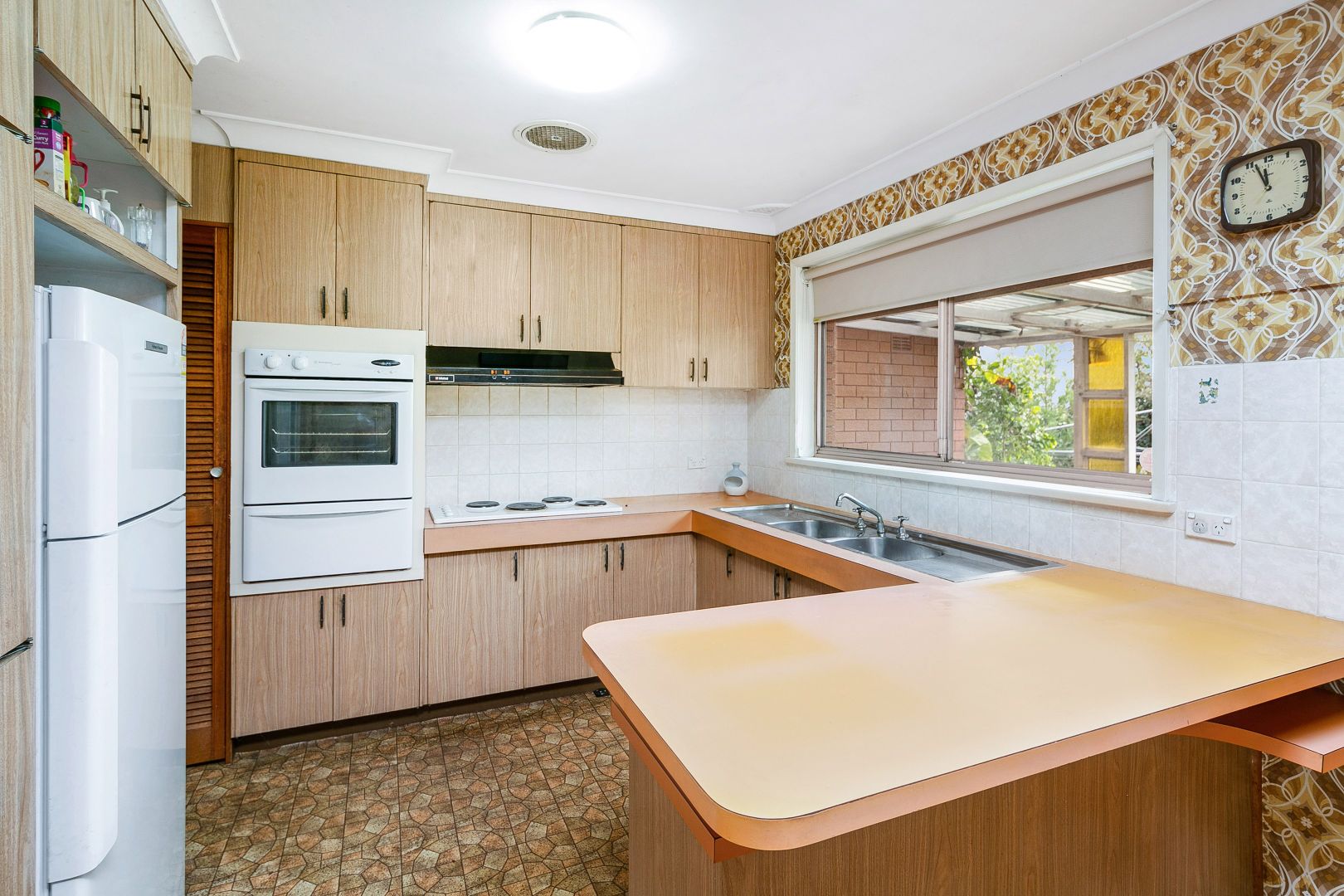 29 Saric Avenue, Georges Hall NSW 2198, Image 2