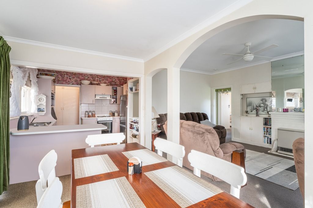 13B Myrtle Grove, North Shore VIC 3214, Image 2