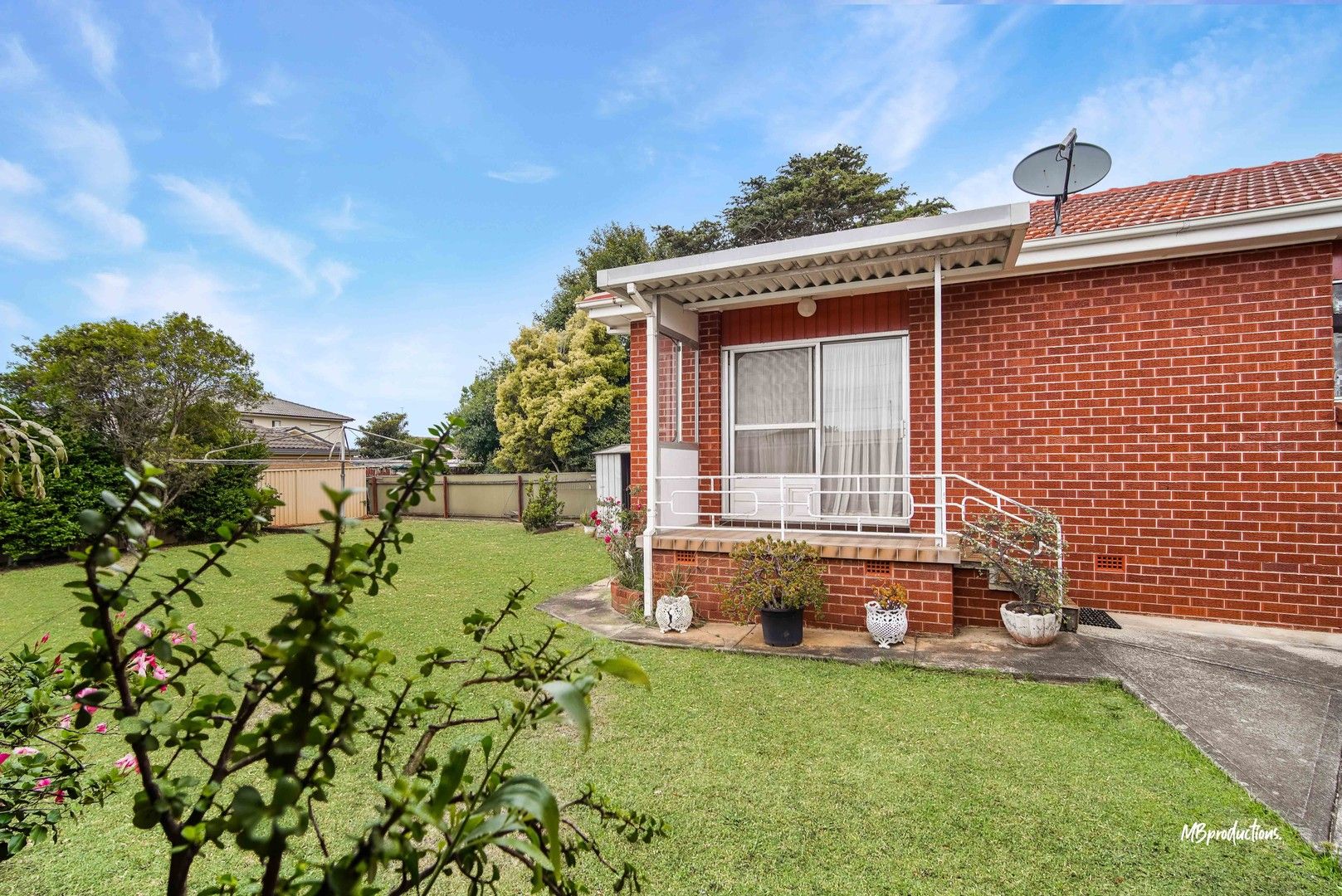 1 bedrooms Apartment / Unit / Flat in 9A Pringle Road FERNHILL NSW, 2519