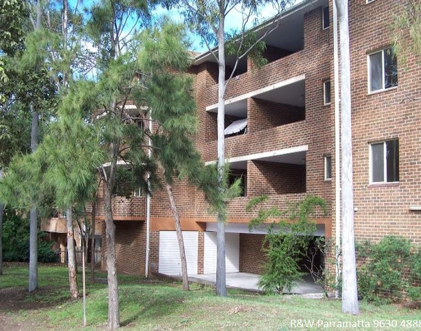 2/8 Queens Road, Westmead NSW 2145