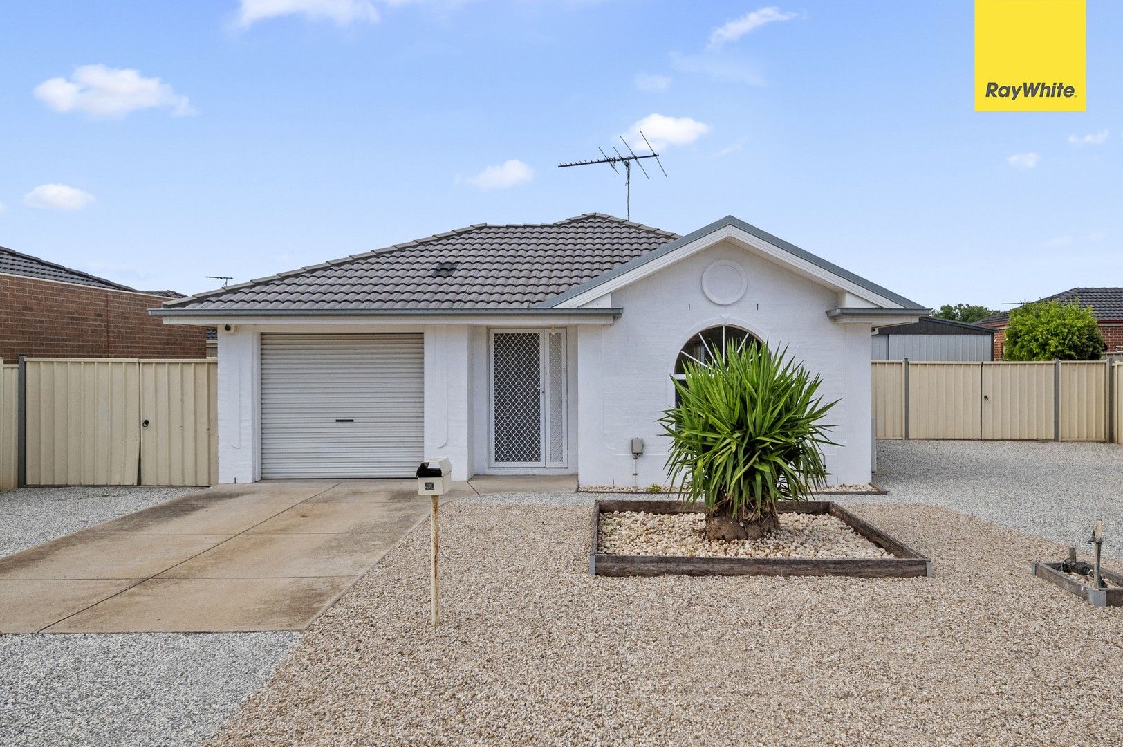 3 bedrooms House in 51 Greenhills Drive KURUNJANG VIC, 3337