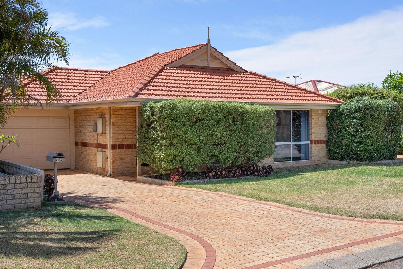 3 bedrooms House in 21A Fallow Crescent SPEARWOOD WA, 6163