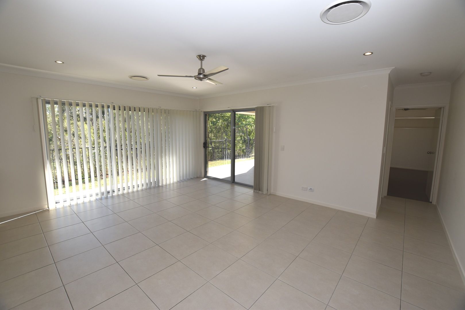 19 Boonderee Place, New Auckland QLD 4680, Image 2