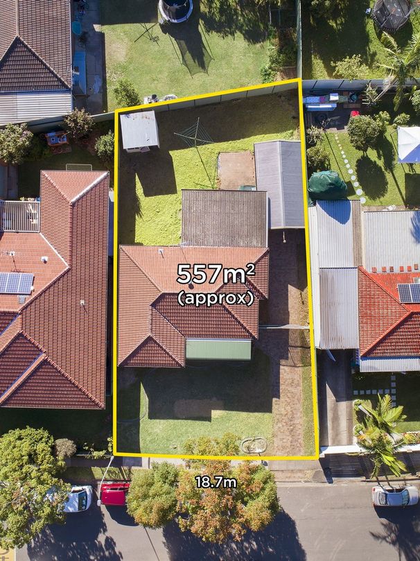 31 Coolatai Crescent, Bossley Park NSW 2176, Image 0