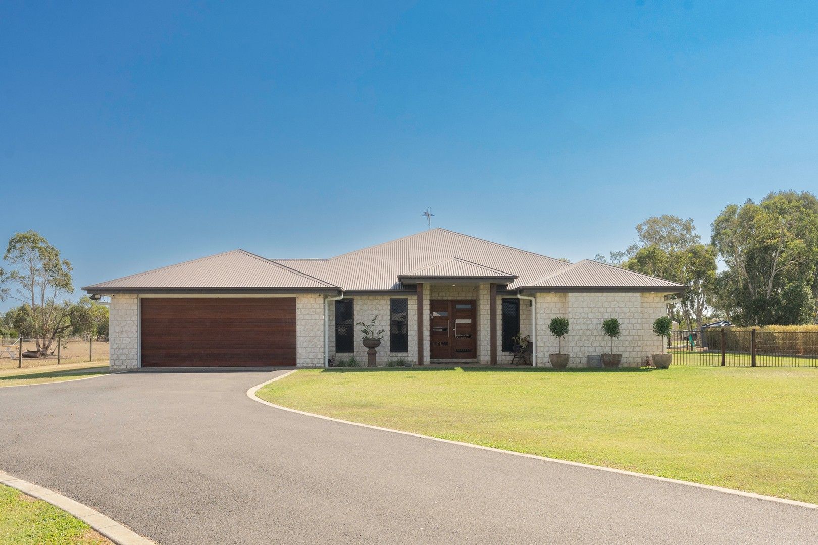 39 Palmerston Drive, Branyan QLD 4670, Image 2