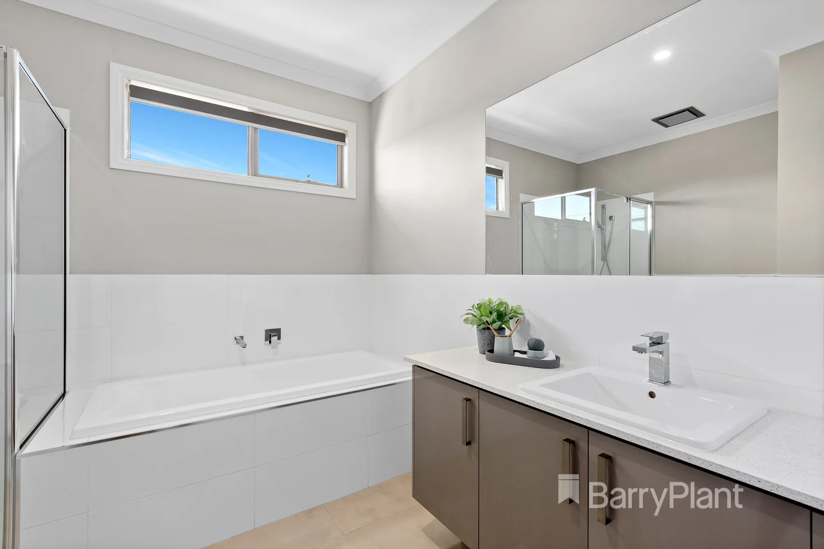 Additional image 9 of 1 Oakmont Court, Frankston VIC 3199