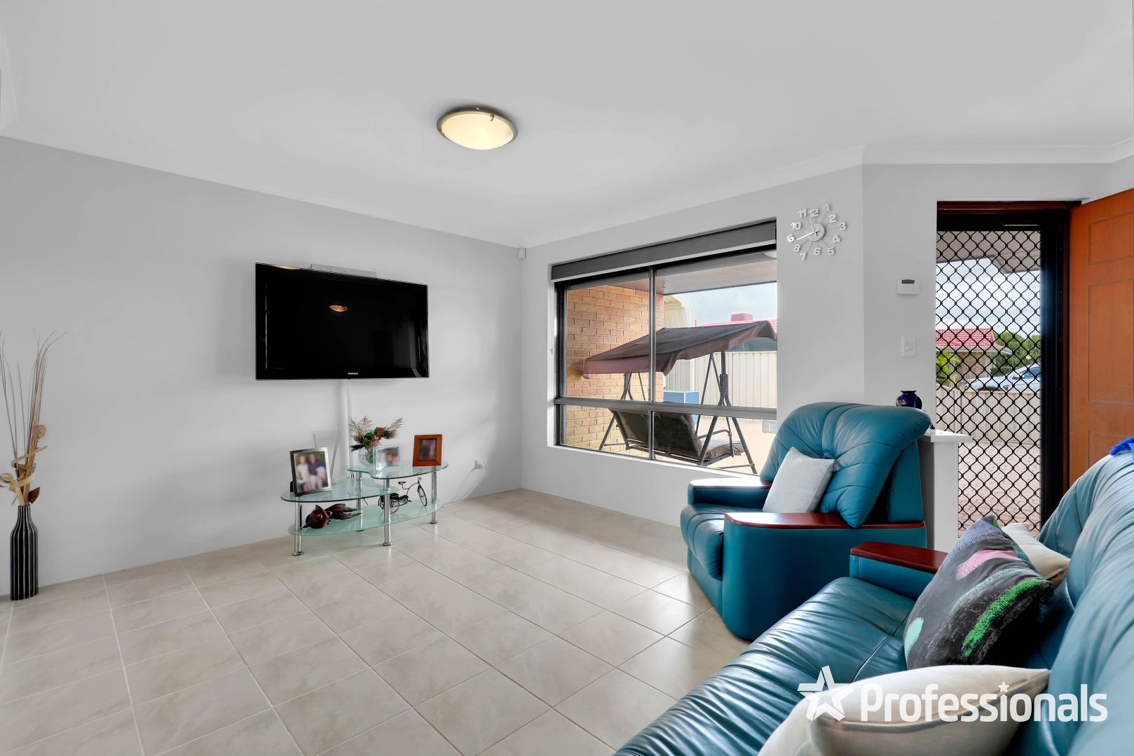 15 Lincoln Place, Canning Vale WA 6155, Image 2