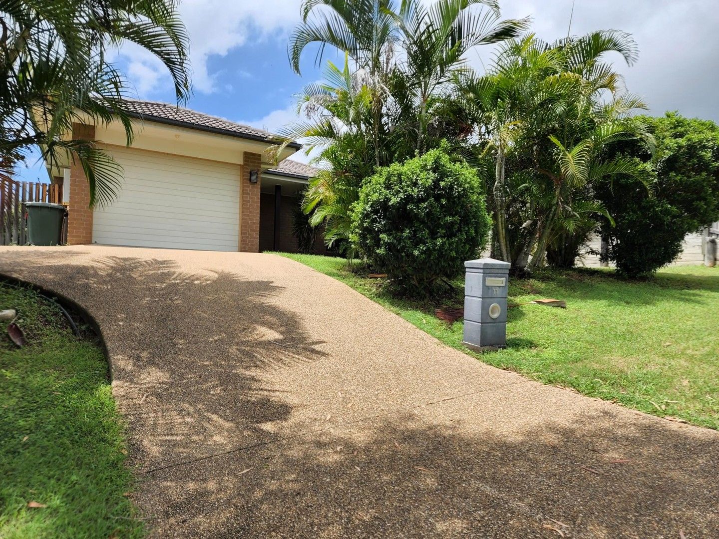 3 bedrooms House in 11 Redgum Drive KIRKWOOD QLD, 4680