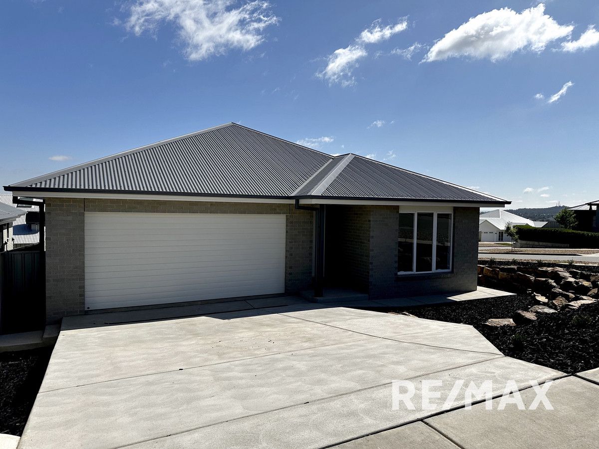 3 bedrooms Villa in 2A Wake Drive LLOYD NSW, 2650