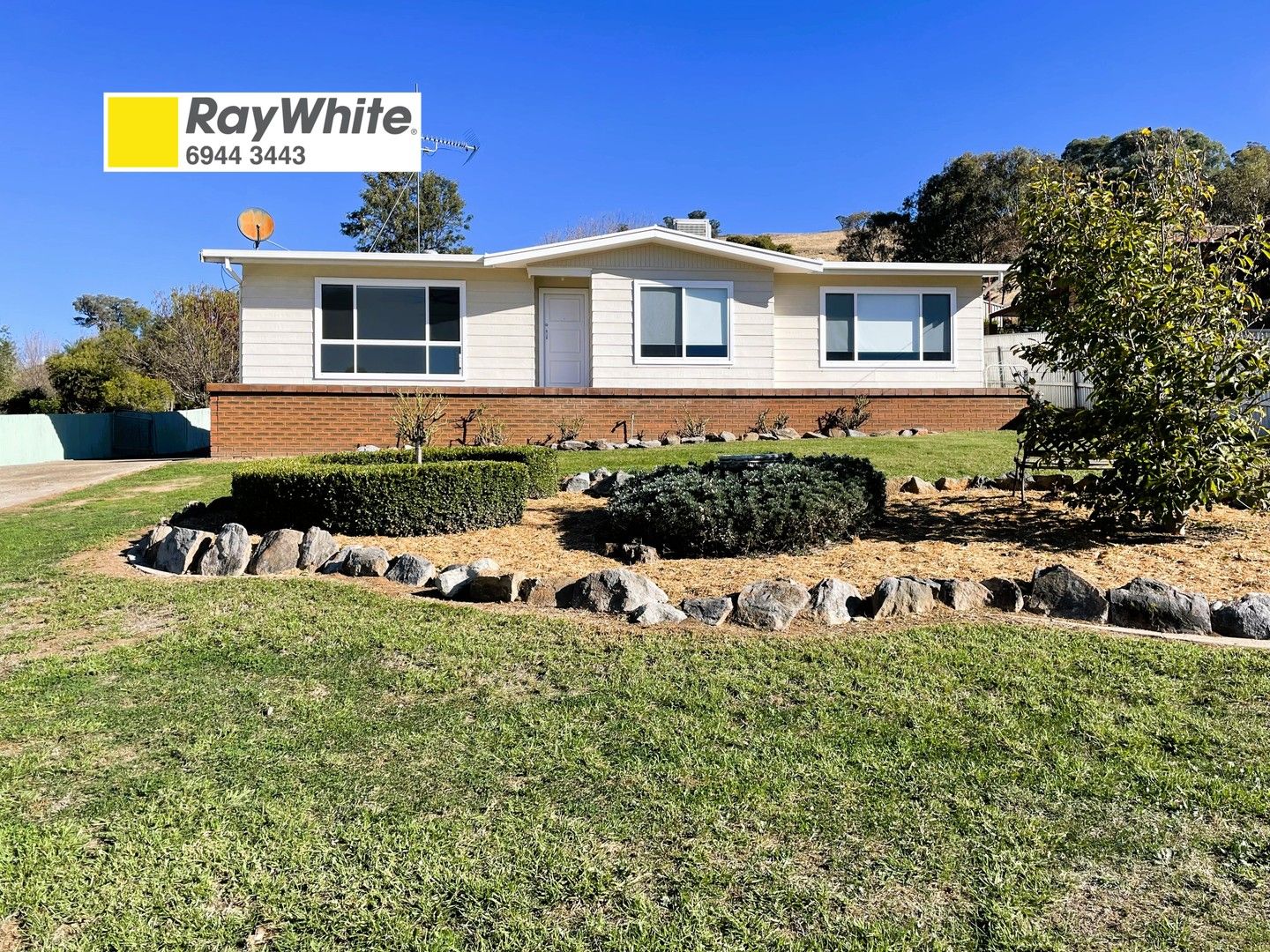 4 Francis Avenue, Gundagai NSW 2722, Image 0