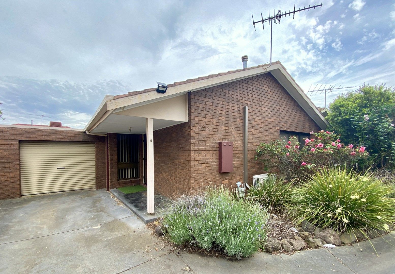 2 bedrooms House in 5/14 Brunel Close LARA VIC, 3212