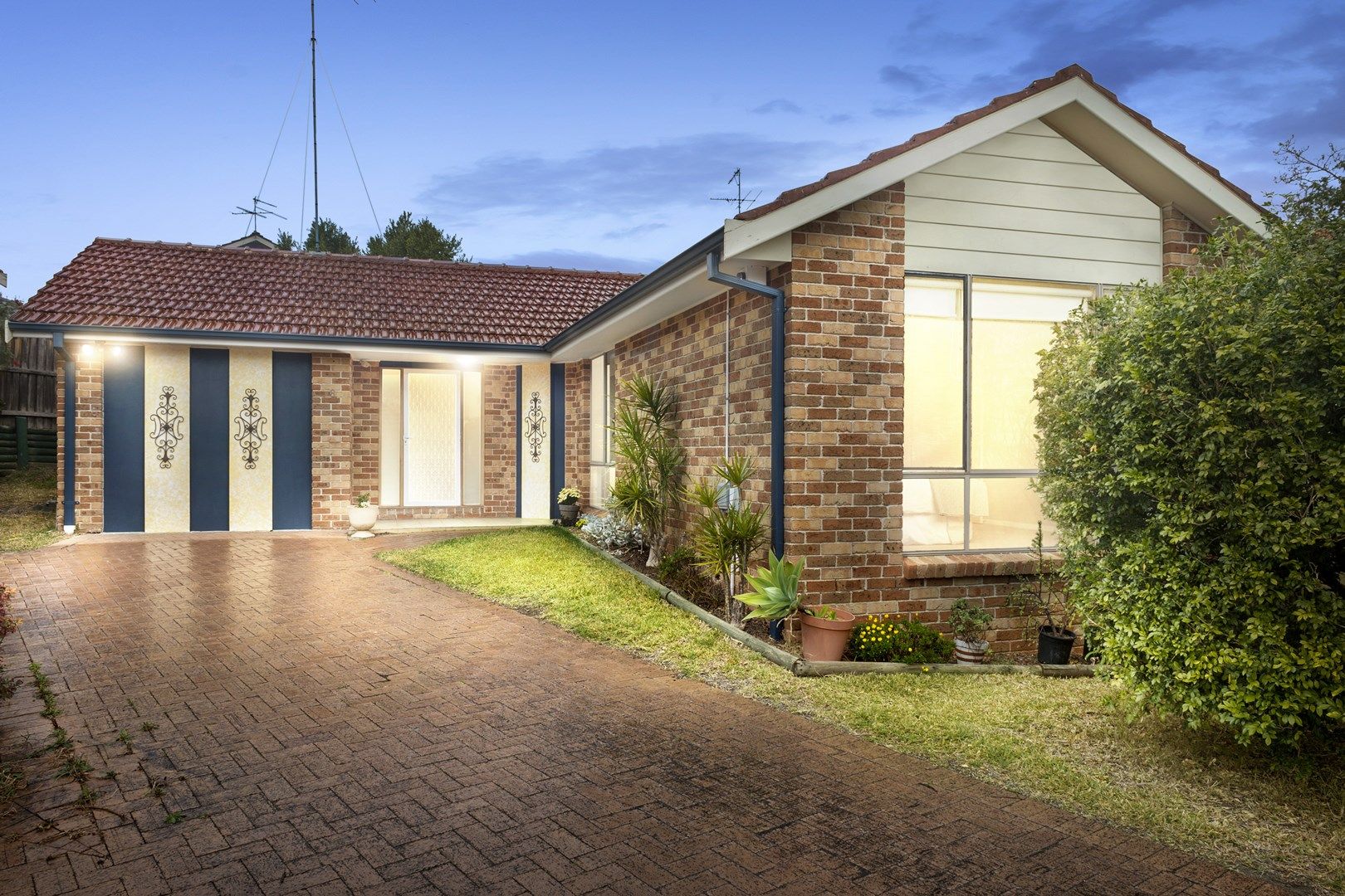 8 Dee Place, Prospect NSW 2148, Image 0
