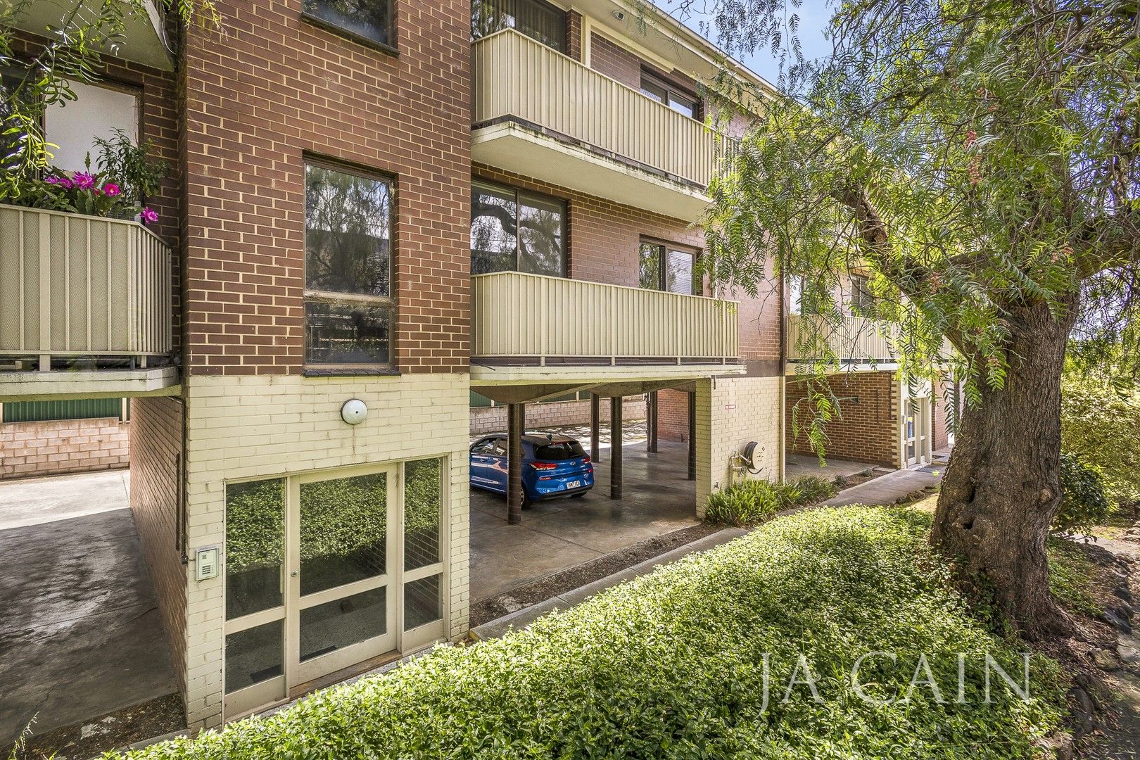2 bedrooms Apartment / Unit / Flat in 2/325 Riversdale Road HAWTHORN EAST VIC, 3123