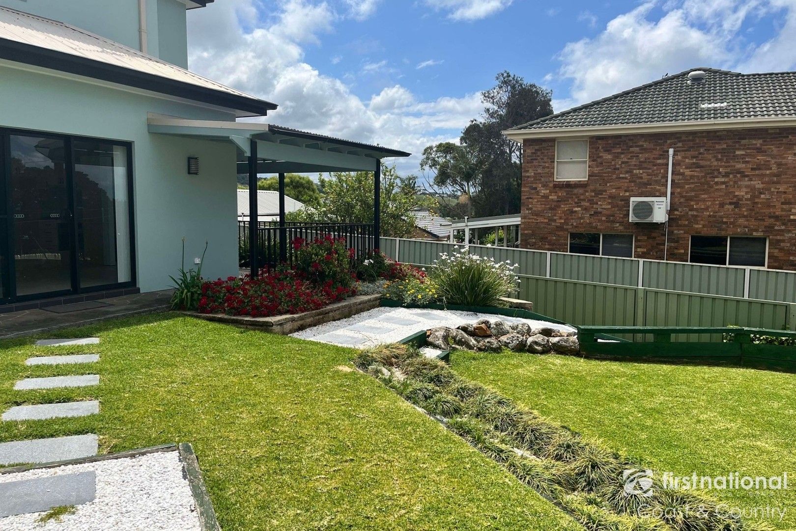 3 bedrooms Townhouse in 5/31 South Kiama Drive KIAMA HEIGHTS NSW, 2533