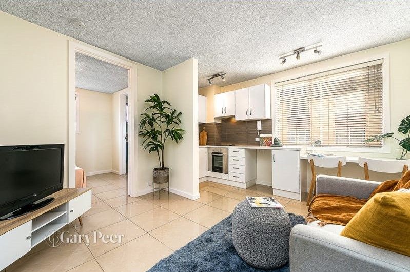 1 bedrooms Apartment / Unit / Flat in 13/79 Alma Rd ST KILDA VIC, 3182
