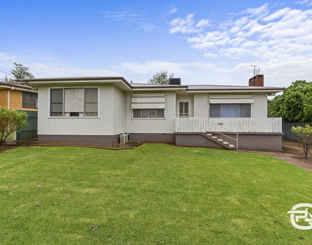 31 Redmond Street, Temora NSW 2666