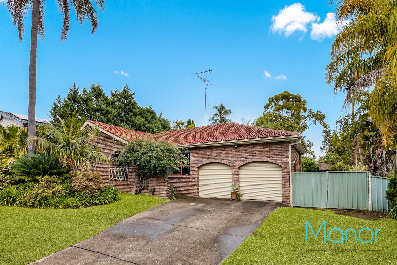 17 Lisa Crescent, Castle Hill Property
