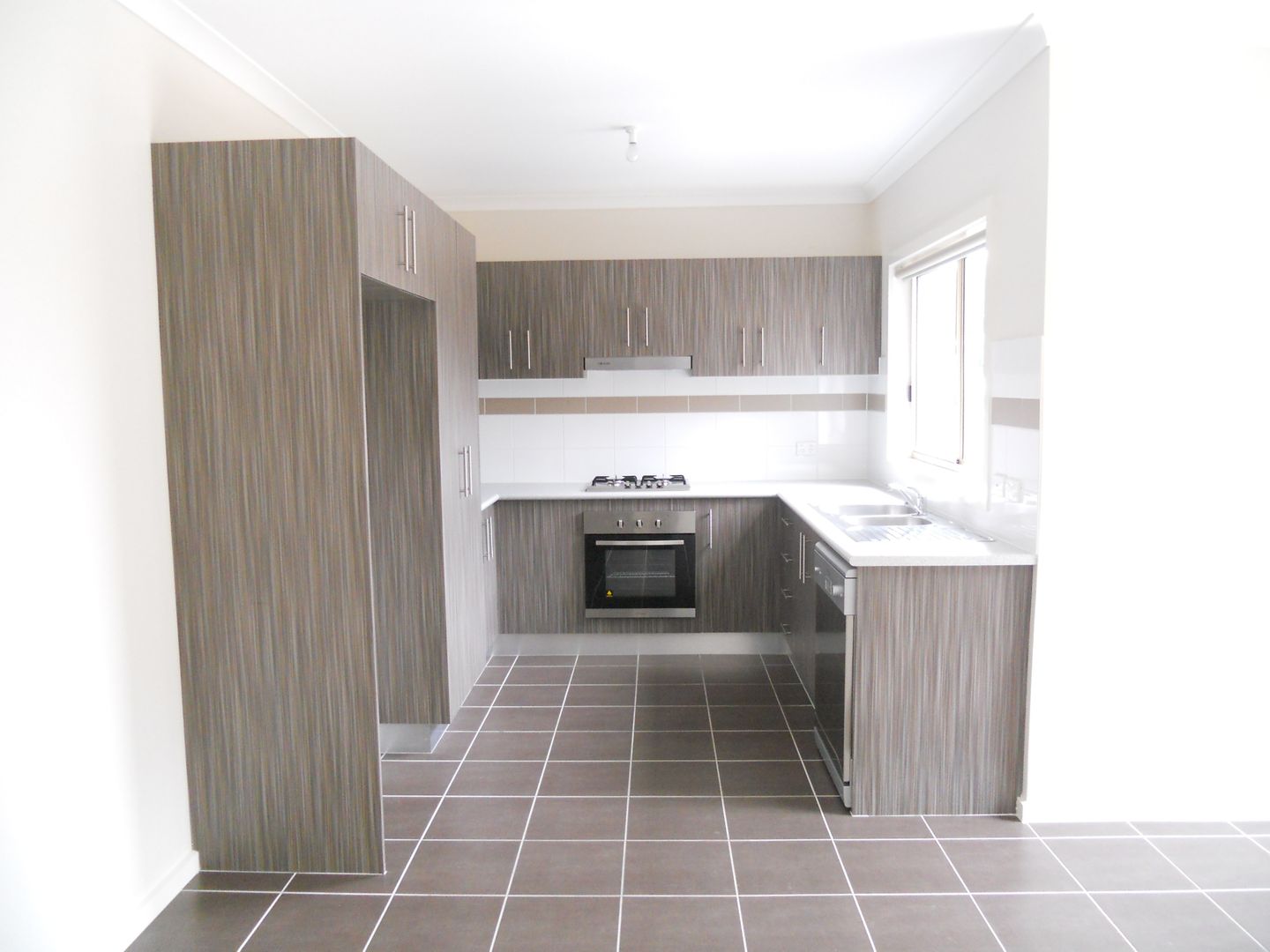 3 bedrooms Apartment / Unit / Flat in 1/49 Nicklaus Drive HOPPERS CROSSING VIC, 3029