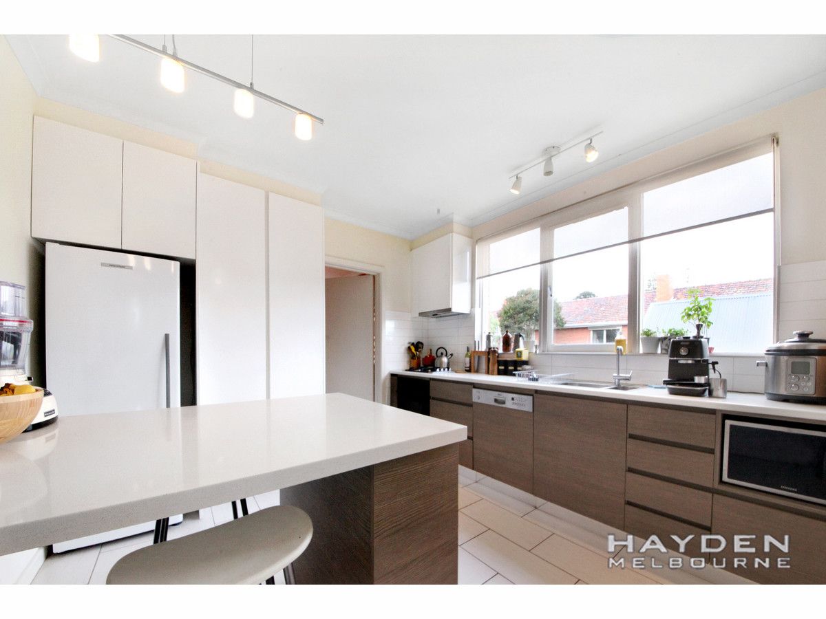 2 bedrooms Apartment / Unit / Flat in 10/22 Kensington Road SOUTH YARRA VIC, 3141