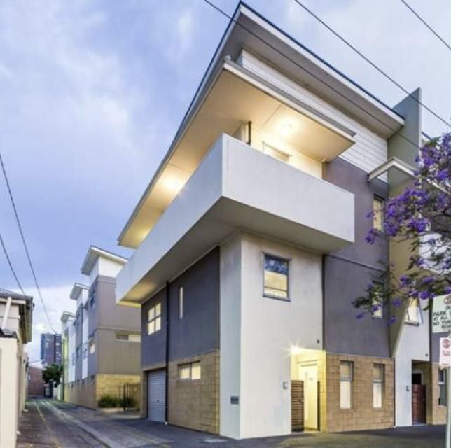 3 bedrooms Townhouse in 452 Morphett Street ADELAIDE SA, 5000