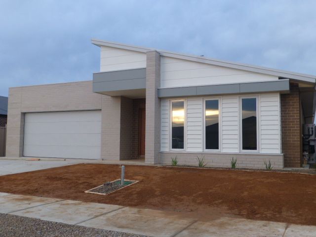 42 Maker Parade Echuca Vic 3564 House For Rent 480 Domain