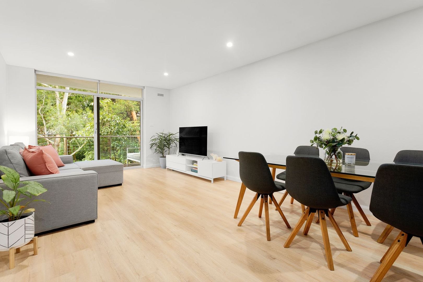 2 bedrooms Apartment / Unit / Flat in 6/12 Elizabeth Parade LANE COVE NSW, 2066