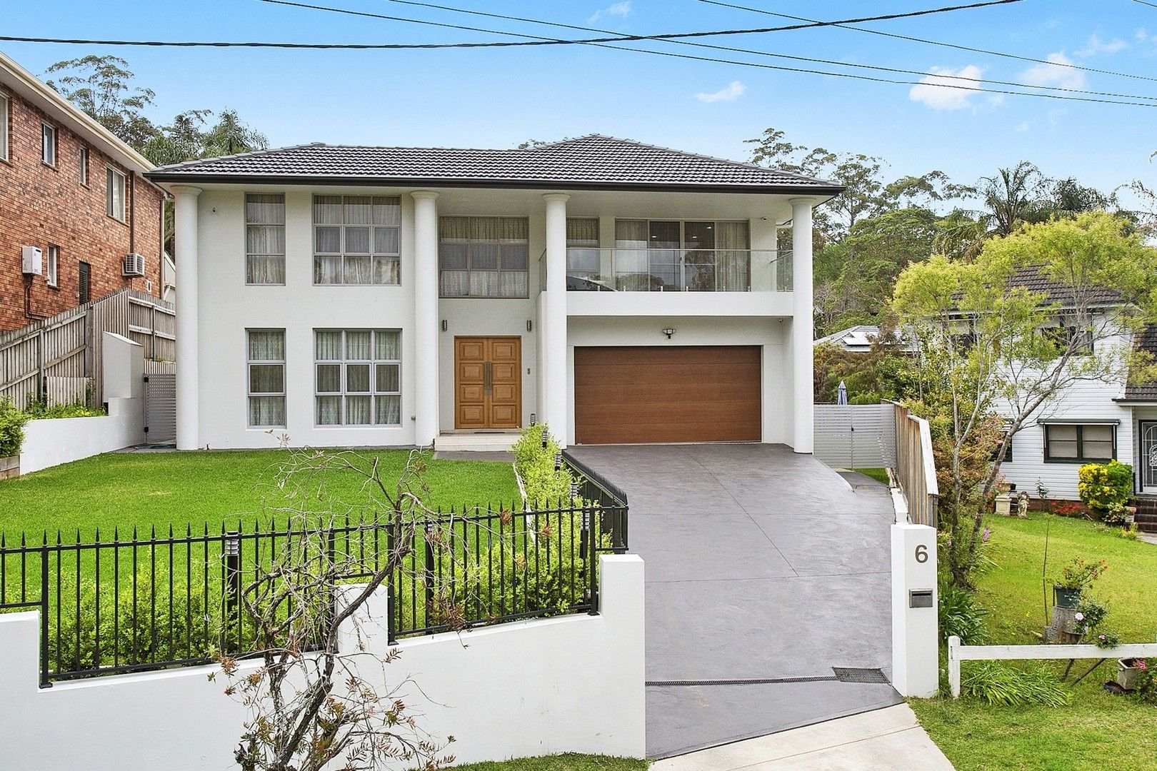 5 bedrooms House in 6 Dunbar Close NORMANHURST NSW, 2076