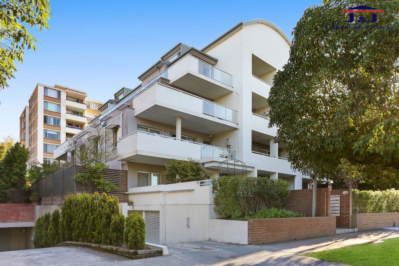 1 bedrooms Apartment / Unit / Flat in 1/9-10 The Crescent HOMEBUSH NSW, 2140
