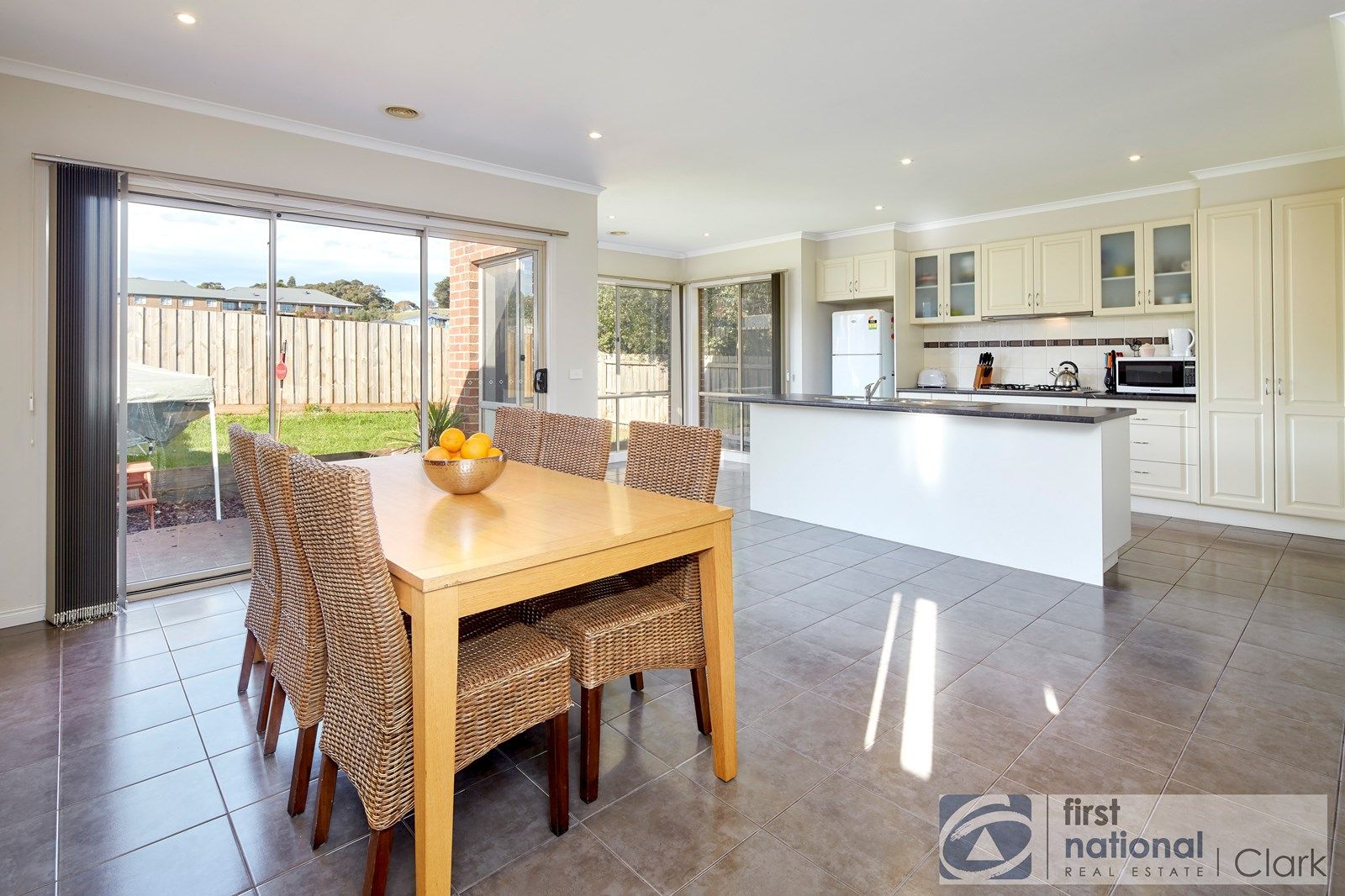 14A Grandview Close, Drouin VIC 3818, Image 2