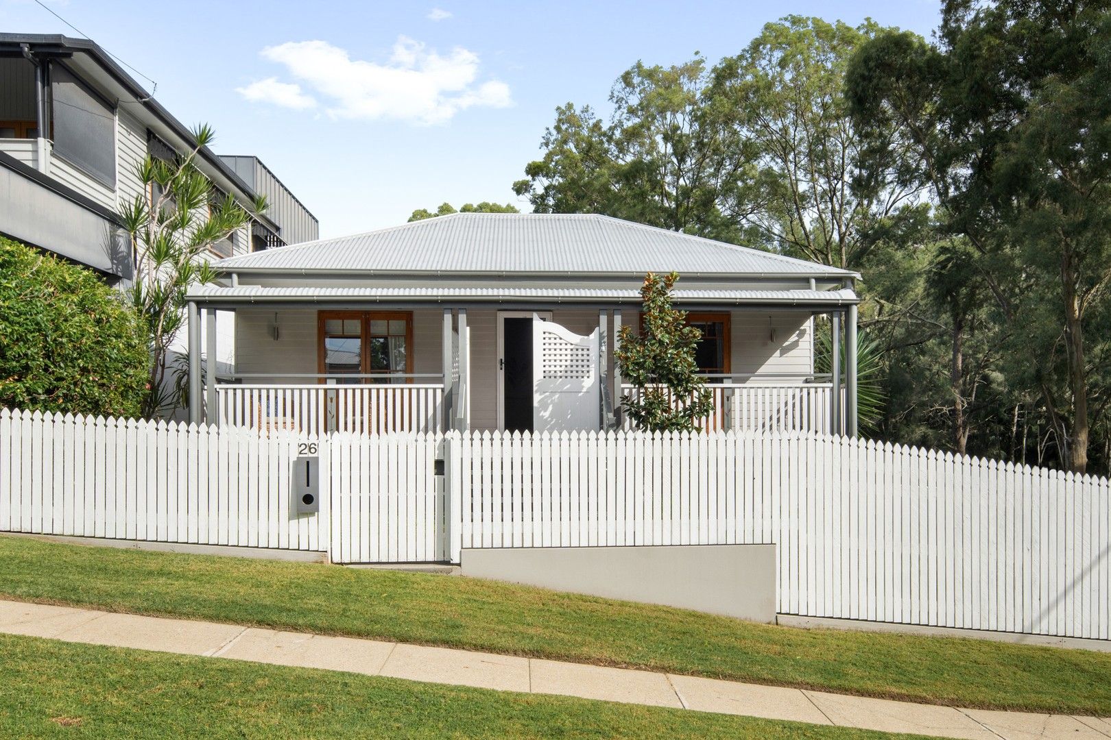 4 bedrooms House in 26 Jason Street RED HILL QLD, 4059