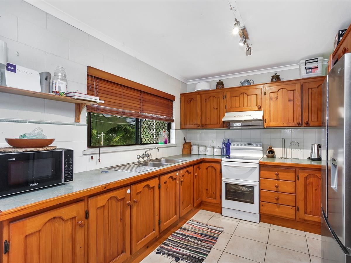 11 Makoo Close, White Rock QLD 4868, Image 1