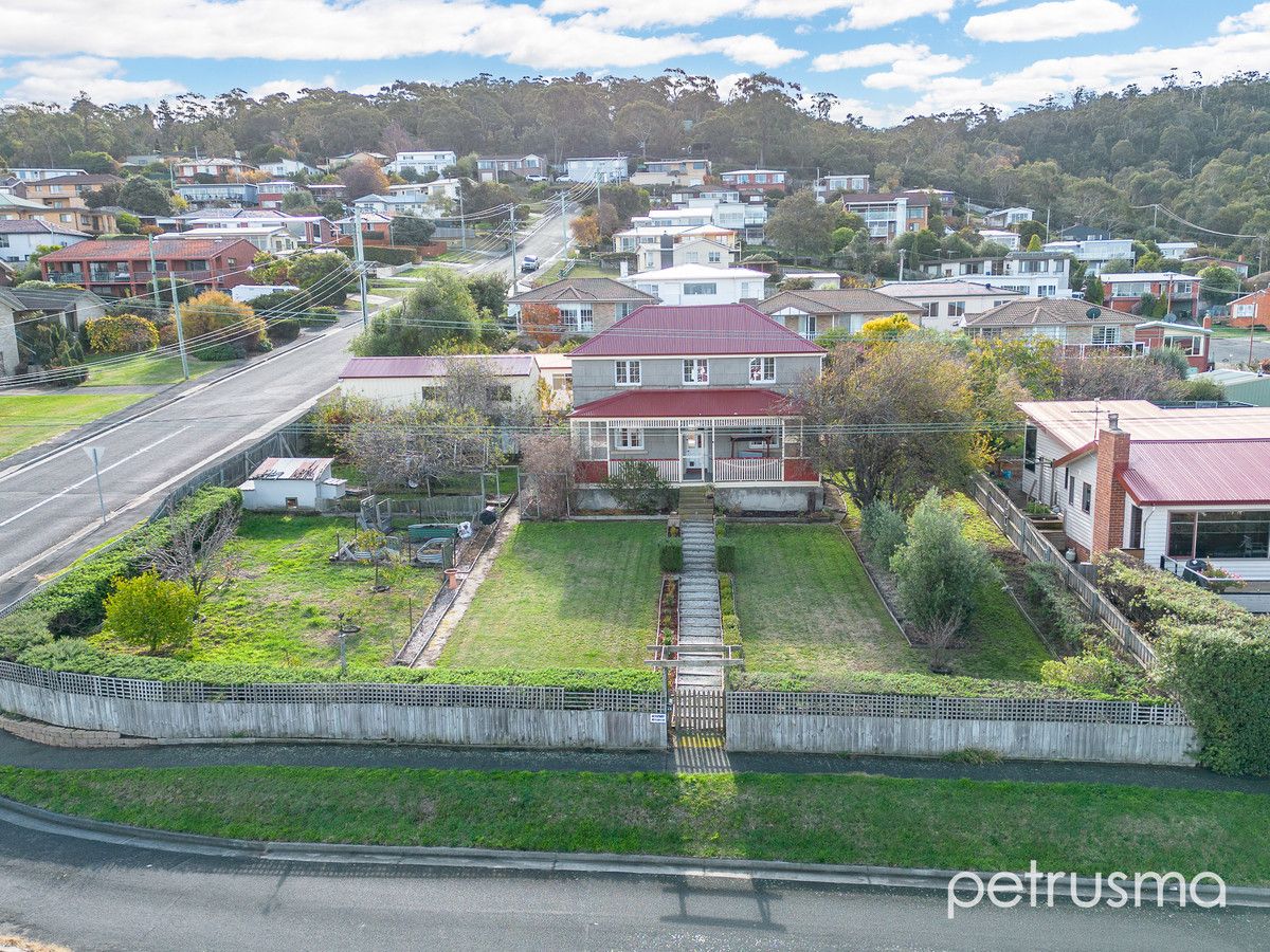 4 bedrooms House in 40 Hill Street BELLERIVE TAS, 7018