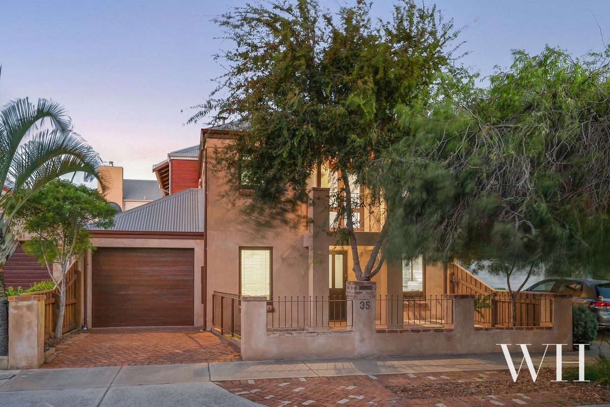 5 bedrooms House in 35 Burns Street NORTH FREMANTLE WA, 6159