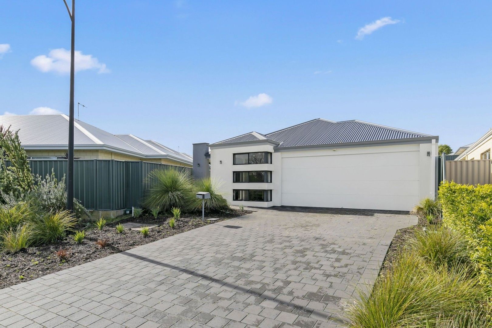 4 bedrooms House in 4 Hilory Street COOLBELLUP WA, 6163