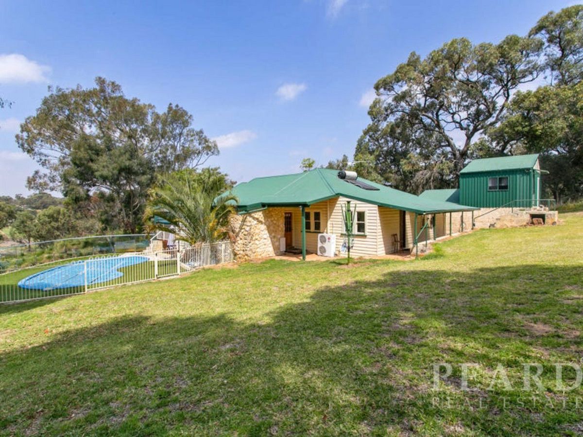 18 Gibbs Road, Nowergup WA 6032