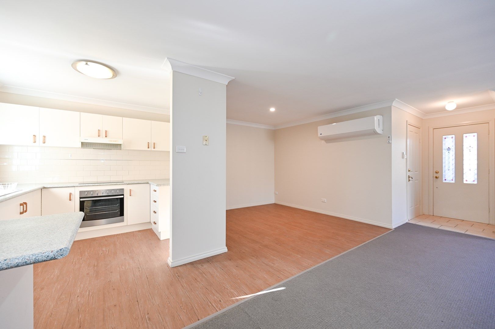 17a Dunvarleigh Cres, Griffith NSW 2680, Image 0