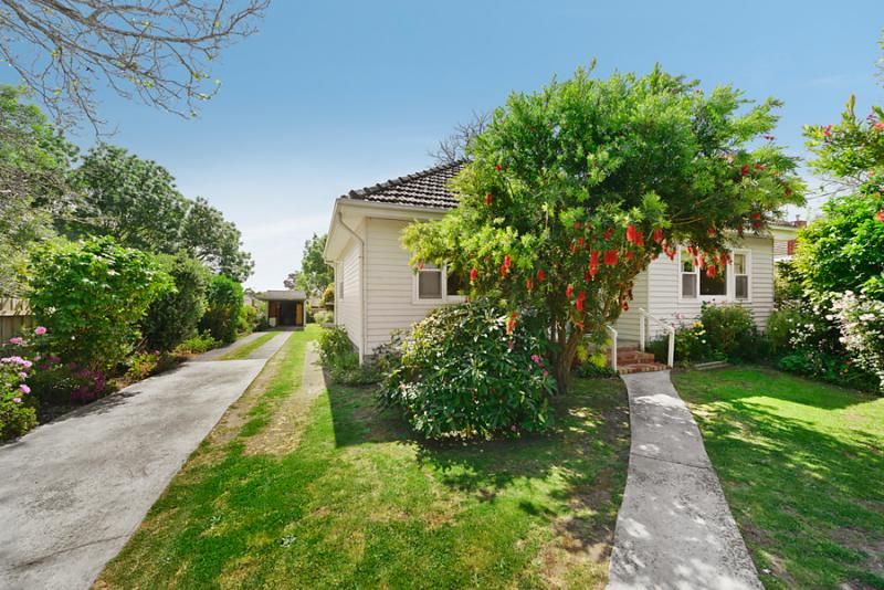 99 mt Dandenong Road, Ringwood East Property History & Address