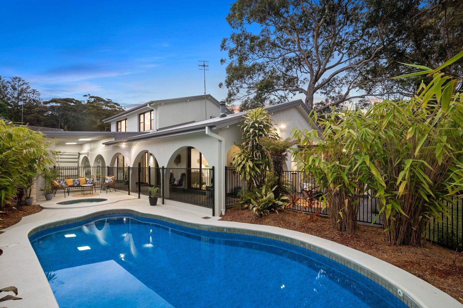 10 Yulong Street, Bateau Bay NSW 2261, Image 2