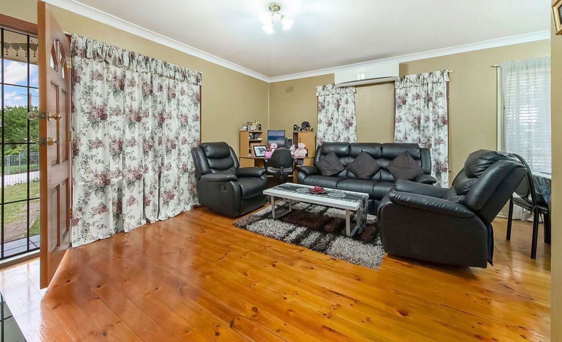 39 Marquesa Crescent, Lethbridge Park NSW 2770, Image 1