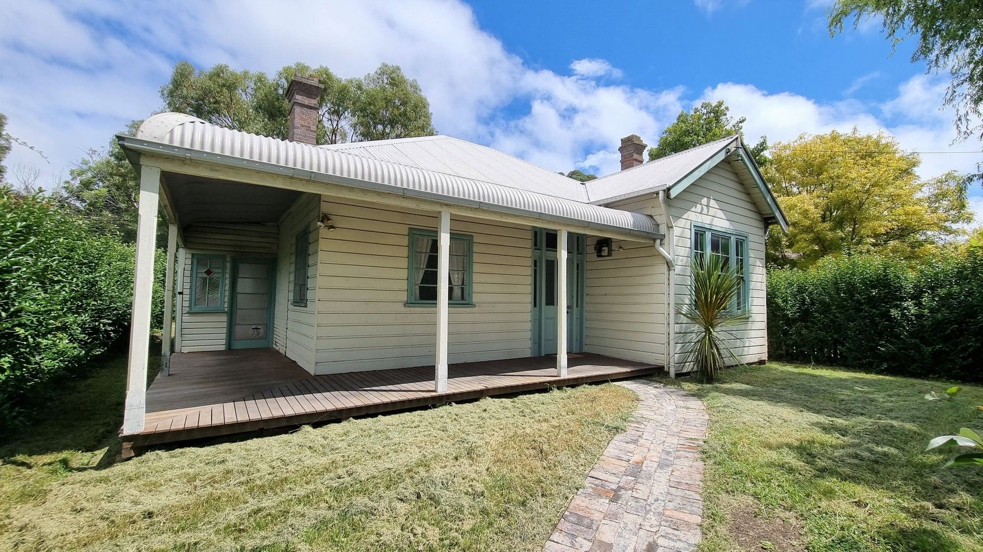 4 bedrooms House in 176 Brown Street ARMIDALE NSW, 2350