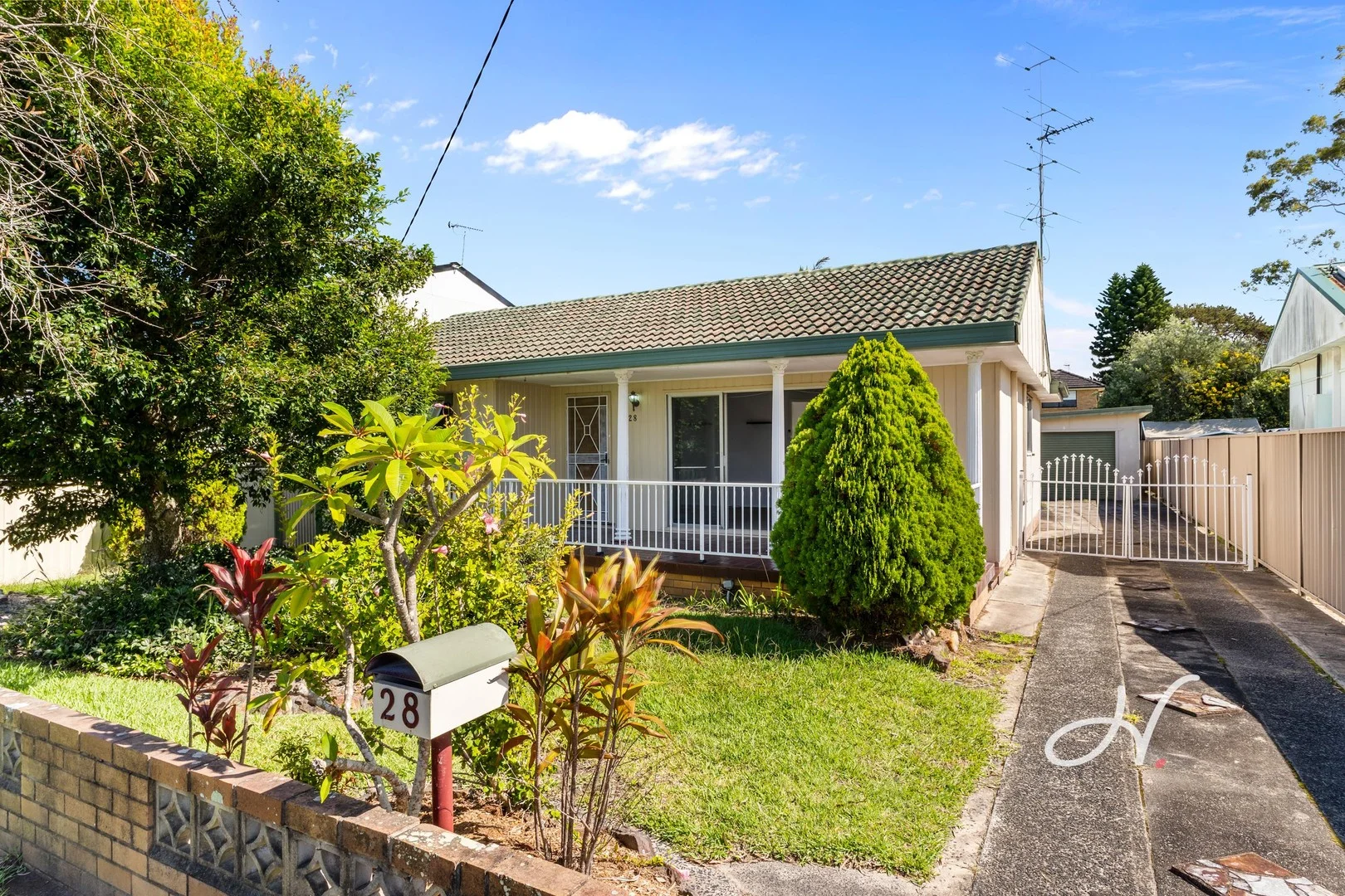 28 Howelston Road, Gorokan NSW 2263